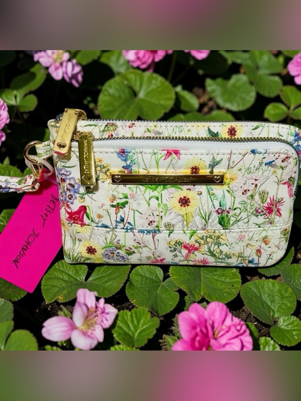 Betsey Johnson floral double zip wristlet clutch NWT - Picture 16 of 16